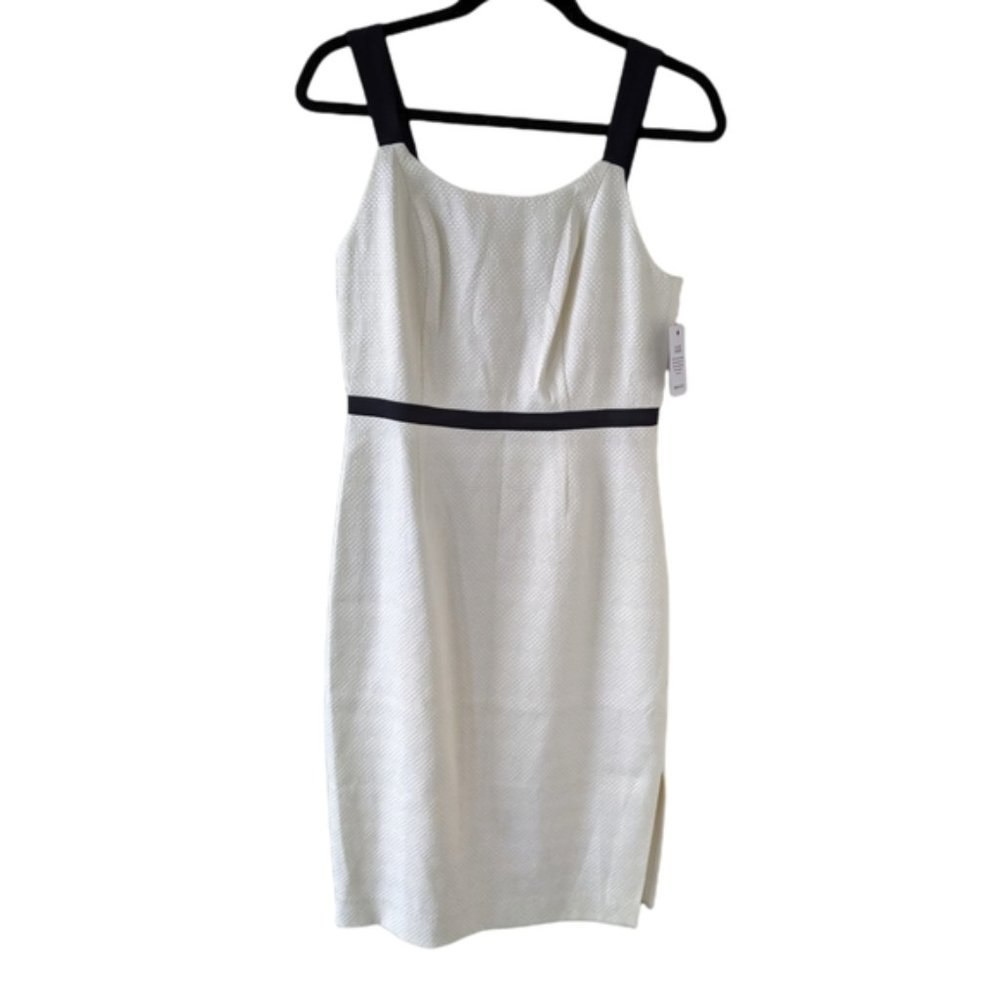 NWT / RW&CO / IVORY AND BLACK FITTED DRESS / SIZE 6